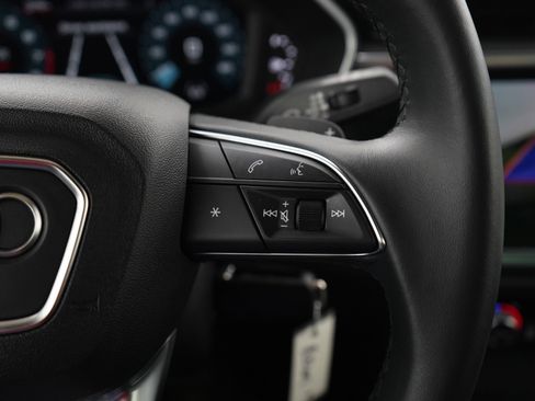 Used 2025 Audi Q3 2.0T Premium image 27