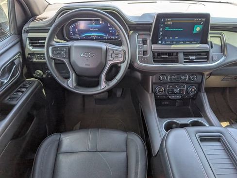 Used 2023 Chevrolet Suburban RST w/ Luxury Package RWD image 6