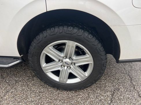 Used 2019 Ford Expedition XLT w/ Equipment Group 202A image 5