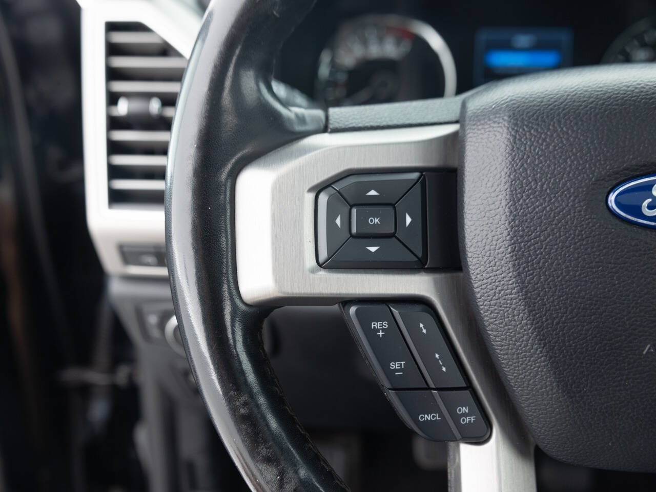 Used 2018 Ford F150 Platinum w/ Equipment Group 701A Luxury AWD/4WD image 43