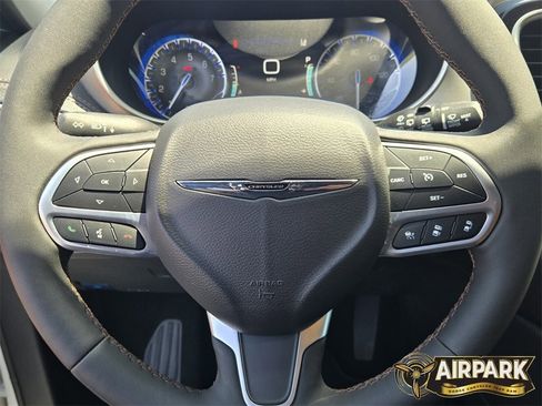 New 2024 Chrysler Pacifica Pinnacle image 31