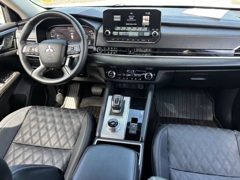 Used 2023 Mitsubishi Outlander SEL FWD image 15