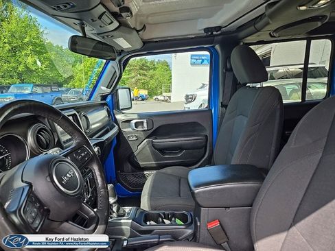 Used 2023 Jeep Wrangler Unlimited w/ Cold Weather Group AWD/4WD image 35