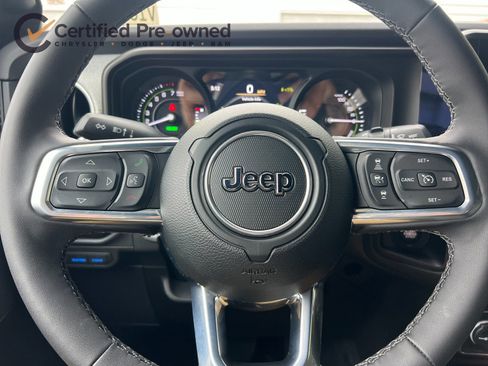 Certified 2025 Jeep Wrangler Unlimited Sahara w/ Safety Group AWD/4WD image 24