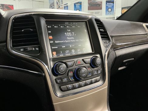 Used 2017 Jeep Grand Cherokee Overland image 26