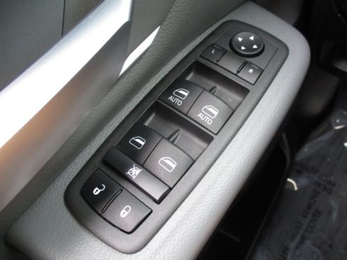 Used 2022 RAM 1500 Big Horn AWD/4WD image 31