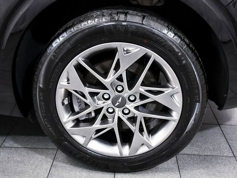 Used 2025 Genesis GV70 2.5T image 8