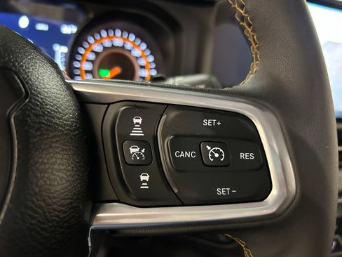 Used 2024 Jeep Wrangler Unlimited Sahara AWD/4WD image 22