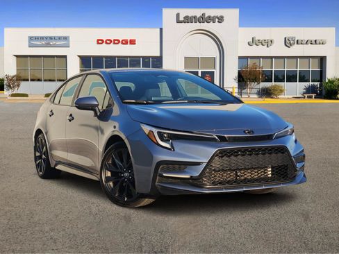 Used 2025 Toyota Corolla SE FWD image 1