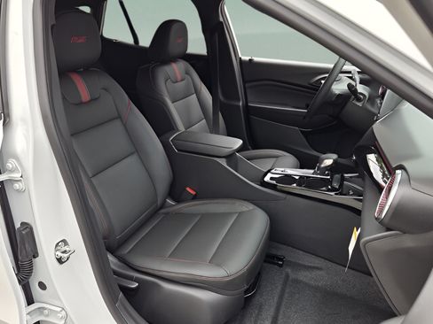 New 2026 Chevrolet Trax RS w/ Sunroof Package FWD image 15