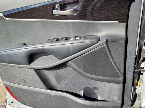 Used 2020 Kia Sorento LX image 22