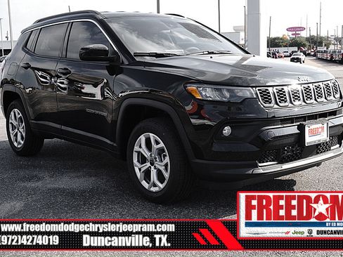 New 2026 Jeep Compass Latitude image 8