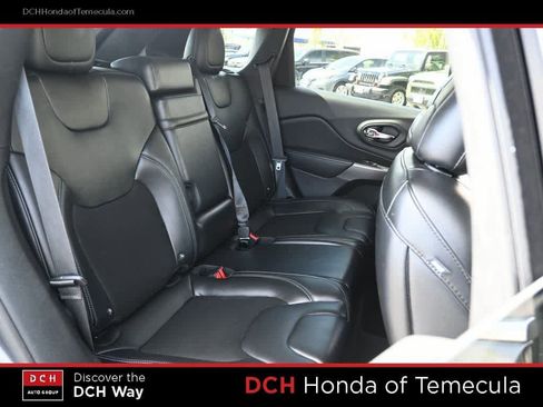 Used 2019 Jeep Cherokee Latitude Plus image 20