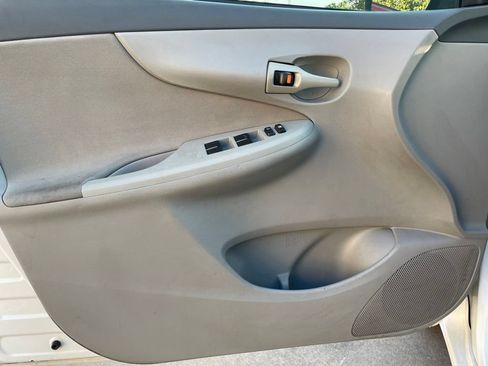 Used 2009 Toyota Corolla LE FWD image 12