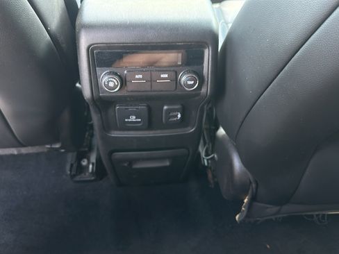 Used 2019 GMC Acadia SLT FWD image 21