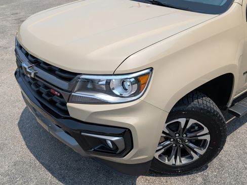 Used 2022 Chevrolet Colorado Z71 AWD/4WD image 13