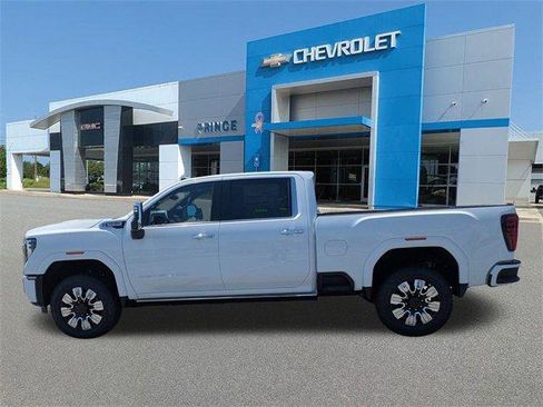 New 2025 GMC Sierra 2500 Denali w/ Denali Reserve Package image 9