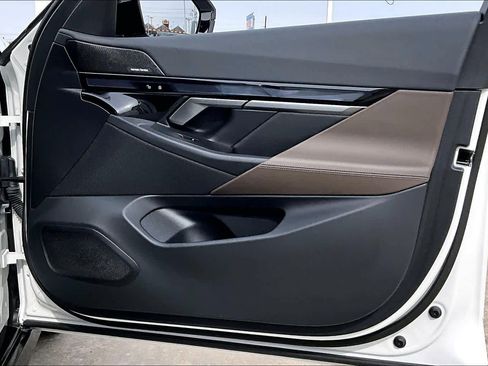 Used 2024 BMW i5 eDrive40i w/ M Sport Package image 22