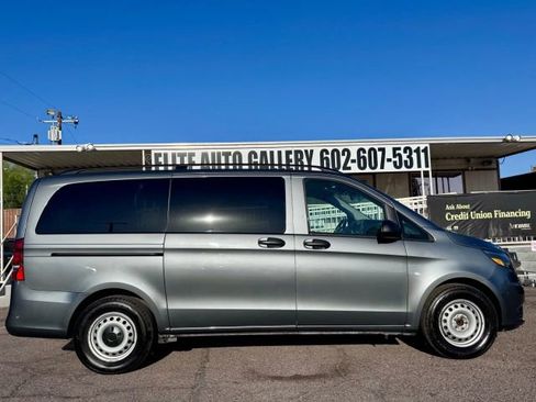 Used 2022 Mercedes-Benz Metris Passenger image 7
