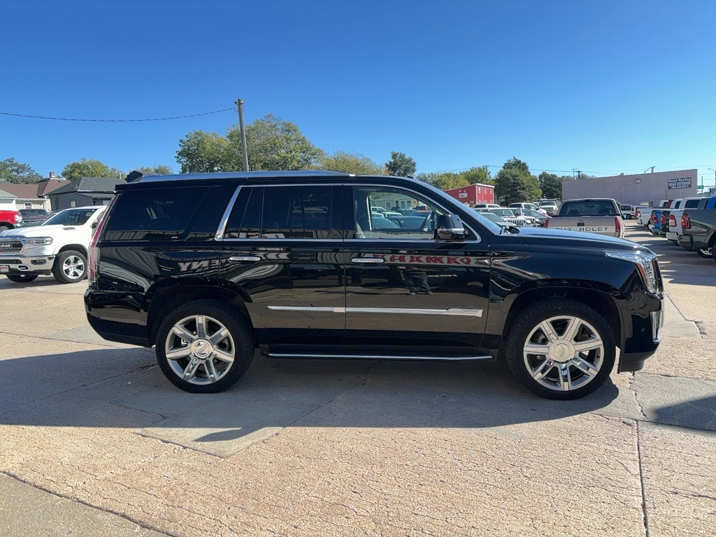 Used 2019 Cadillac Escalade Premium Luxury AWD/4WD image 5