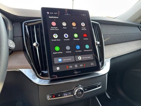 Certified 2025 Volvo XC90 B5 Plus image 26