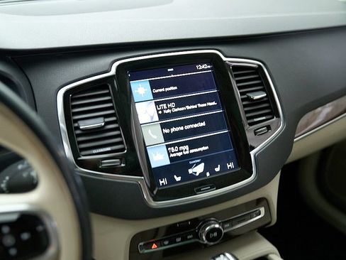 Used 2016 Volvo XC90 T6 Momentum w/ Momentum Plus Package AWD/4WD image 15