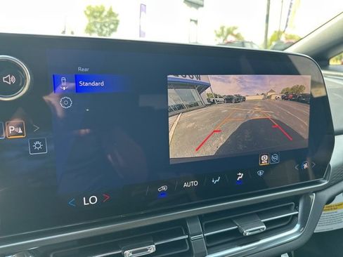 New 2026 Chevrolet Equinox EV LT image 31