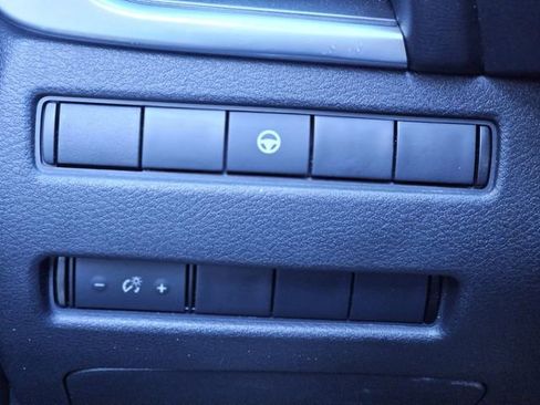 Certified 2021 Nissan Rogue SV image 17