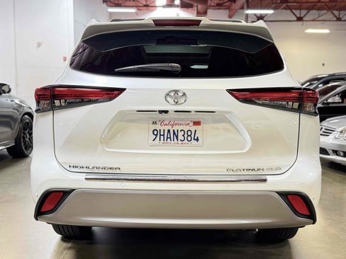 Used 2023 Toyota Highlander Platinum image 30