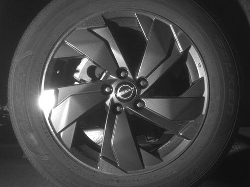 Used 2025 Nissan Rogue SV image 15