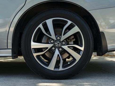Used 2023 Honda Odyssey Touring image 15