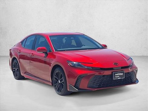Certified 2025 Toyota Camry SE w/ Convenience Package FWD image 3