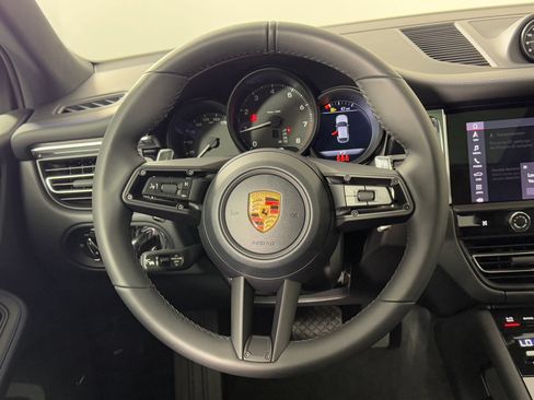 Certified 2026 Porsche Macan AWD/4WD image 11