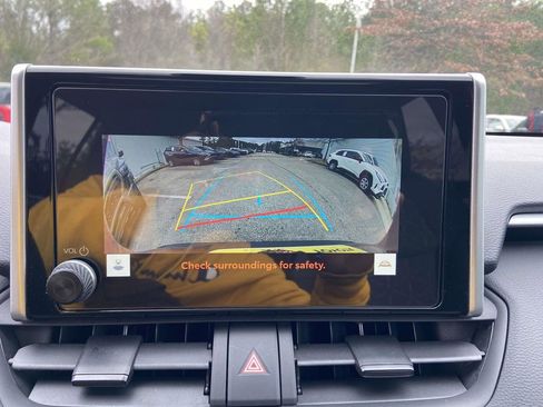 Used 2025 Toyota RAV4 XLE w/ Convenience Package image 24