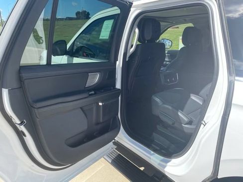 New 2026 Ford Expedition Max Platinum w/ Driver's Package AWD/4WD image 8