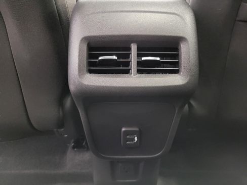 Used 2024 Chevrolet Equinox LT image 22