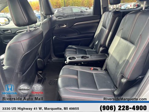 Used 2019 Toyota Highlander AWD V6 image 25