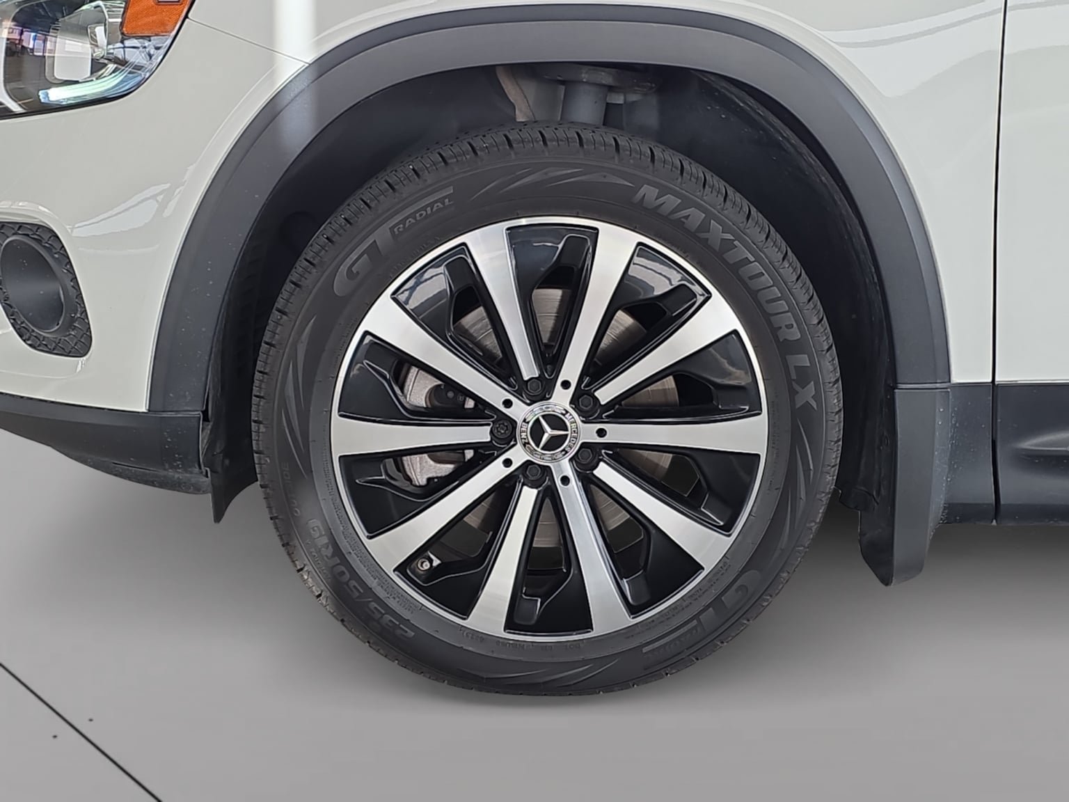 Used 2022 Mercedes-Benz GLB 250 4MATIC image 5