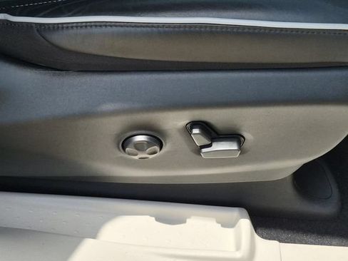 Used 2022 Chrysler Pacifica Limited FWD image 15