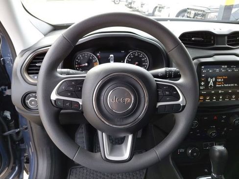 Used 2023 Jeep Renegade Latitude image 12