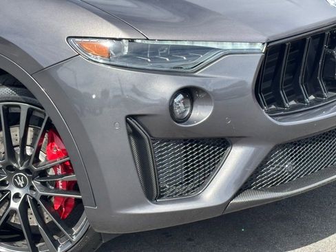 Used 2023 Maserati Levante Trofeo image 8