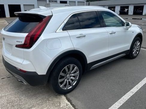 Used 2019 Cadillac XT4 Premium Luxury w/ Cold Weather Package FWD image 5