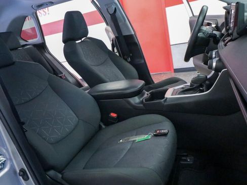 Used 2022 Toyota RAV4 XLE w/ Convenience Package AWD/4WD image 22