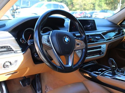 Used 2018 BMW 740i image 16