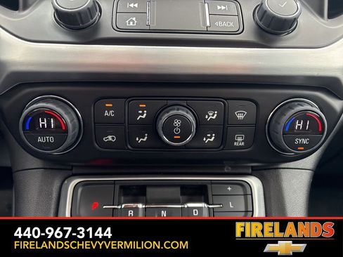 Certified 2023 GMC Acadia SLT w/ Technology Package image 24