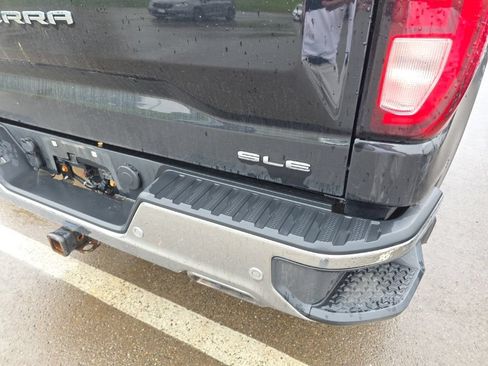 Used 2020 GMC Sierra 1500 SLE w/ SLE Value Package AWD/4WD image 10
