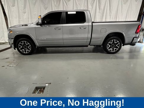 Used 2025 RAM 1500 Laramie AWD/4WD image 4