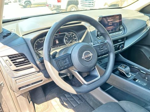 Used 2024 Nissan Rogue S FWD image 10