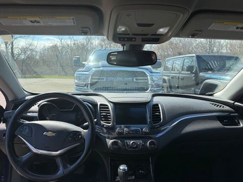 Used 2014 Chevrolet Impala LT w/ Convenience Package image 6