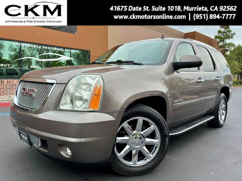 Used 2011 GMC Yukon Denali AWD/4WD image 1